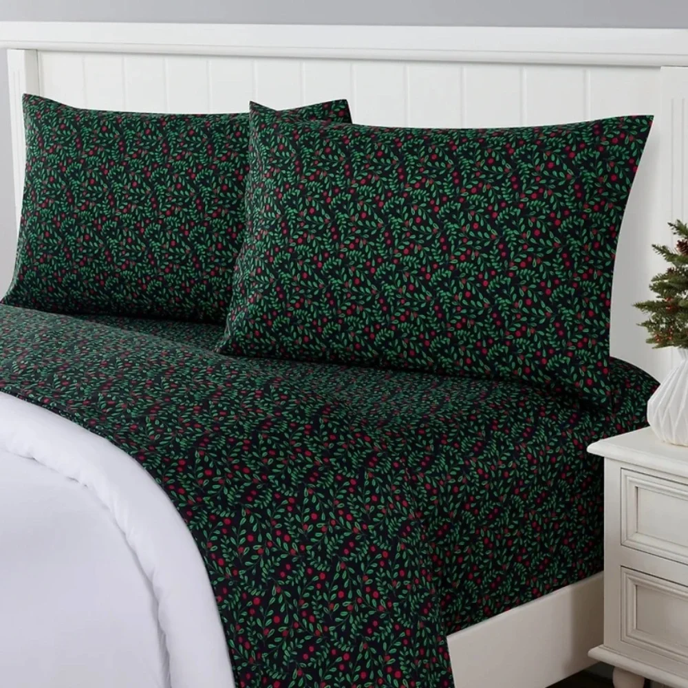 Holiday Printed Bedding Set - Green and Red